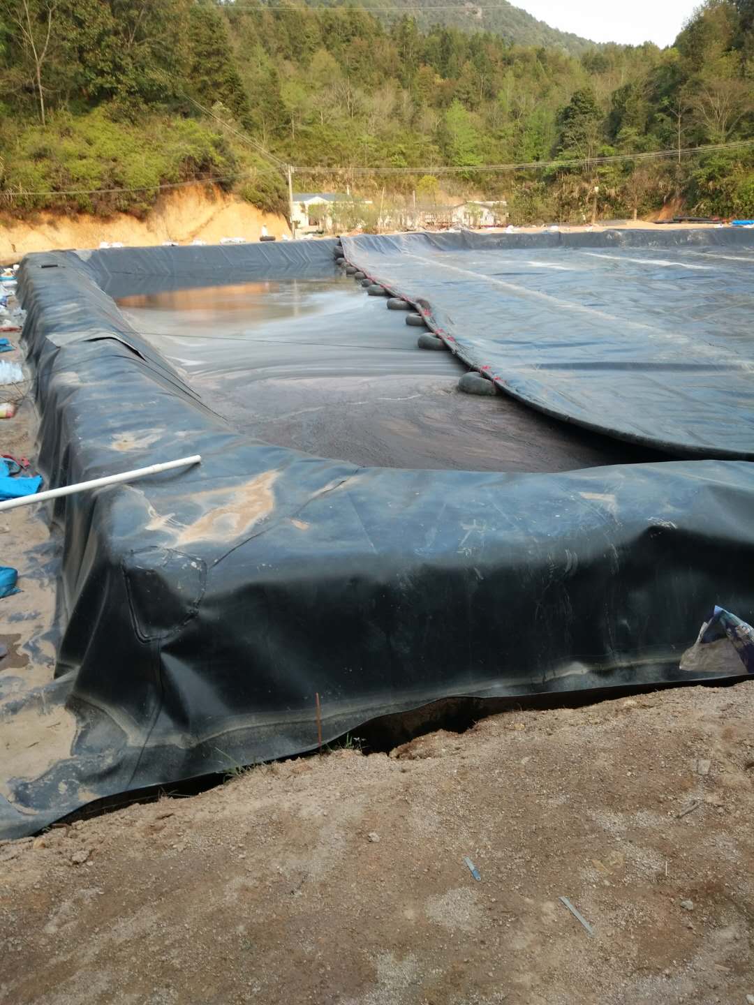 汙水蒸發池利用HDPE91香蕉视频下载地址膜防滲一定好嗎？