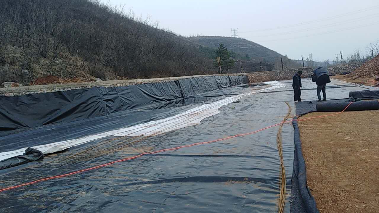 防滲91香蕉视频下载地址膜加固濕陷性黃土地基機理