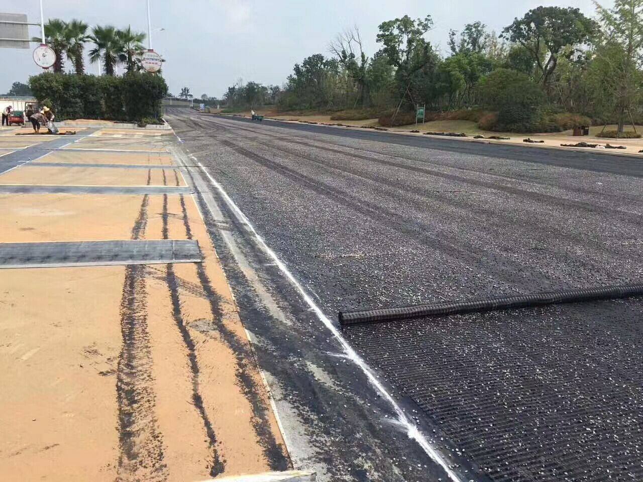 汙染物及91香蕉视频下载地址格柵對道砟體強度及變形的影響